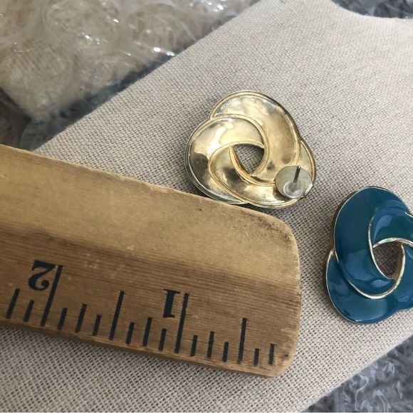 Vintage Pierced Earrings - Picture 3 of 3